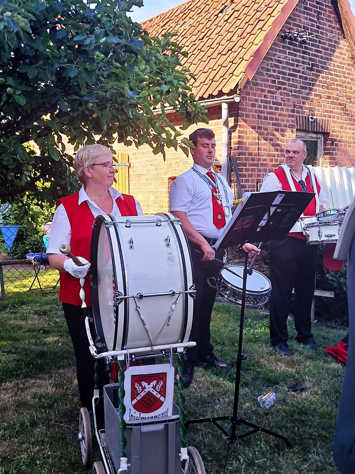 99f53999-332e-42c6-ac50-7d81f24fc740