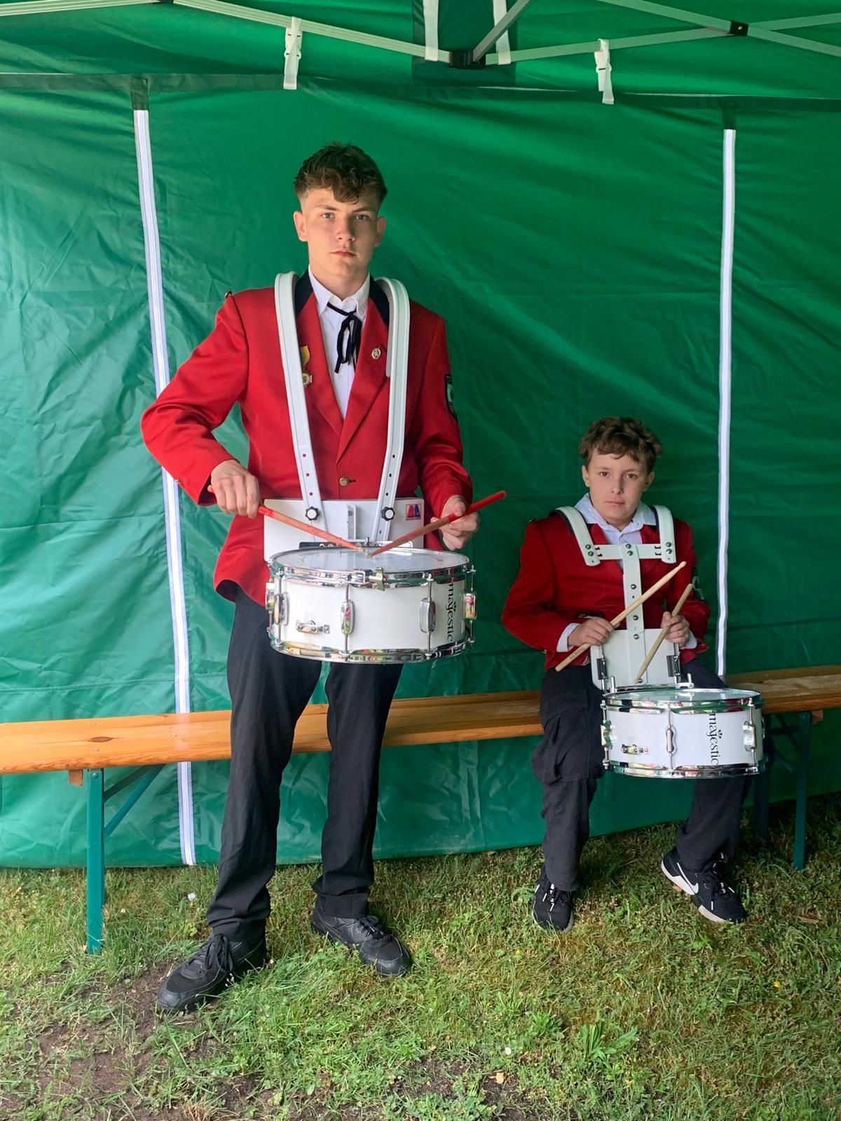 2d5a1f28-afb0-46eb-83ec-97338abbe1c8